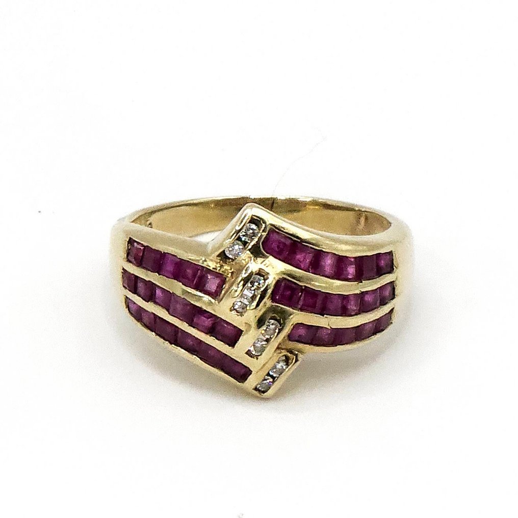 No reserve price - Cocktail ring - 9 kt. Yellow gold, Natural Ruby & Diamond - Cluster Engagement #1.0