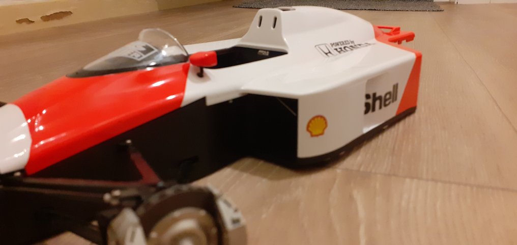 Kyosho Modelspace 1:8 - Model kit - McLaren Honda MP4/4 Senna #2.1