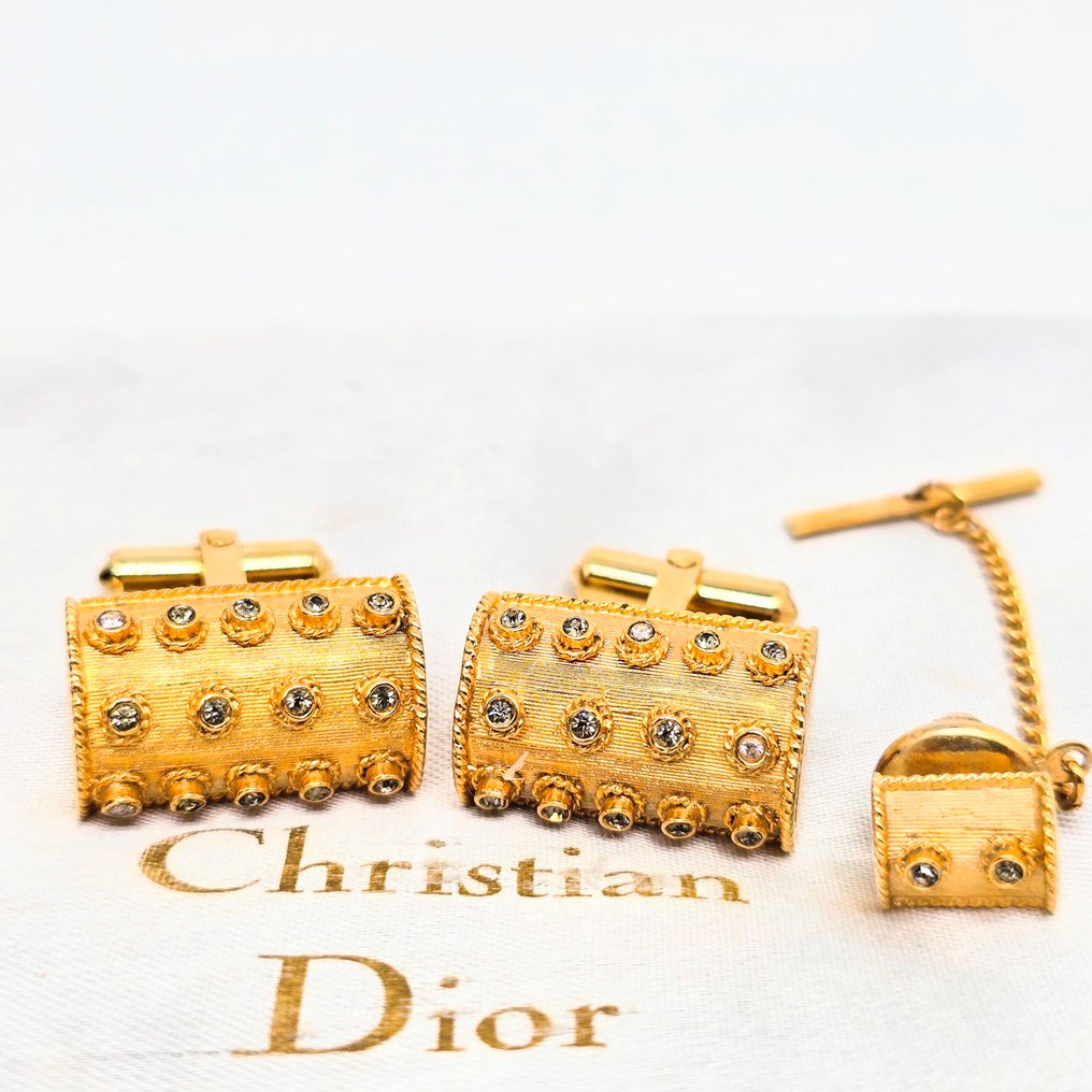 Christian Dior - Απαγορεύεται αυστηρά για βραδινά ρούχα. - Μανικετόκουμπα #1.0