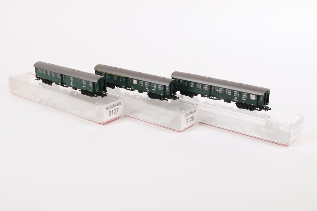 Fleischmann N - 8127, 8128, 8129 - Modellvonatszemélyszállító (3) - Négy tengelyes átalakító kocsik - DB #1.0