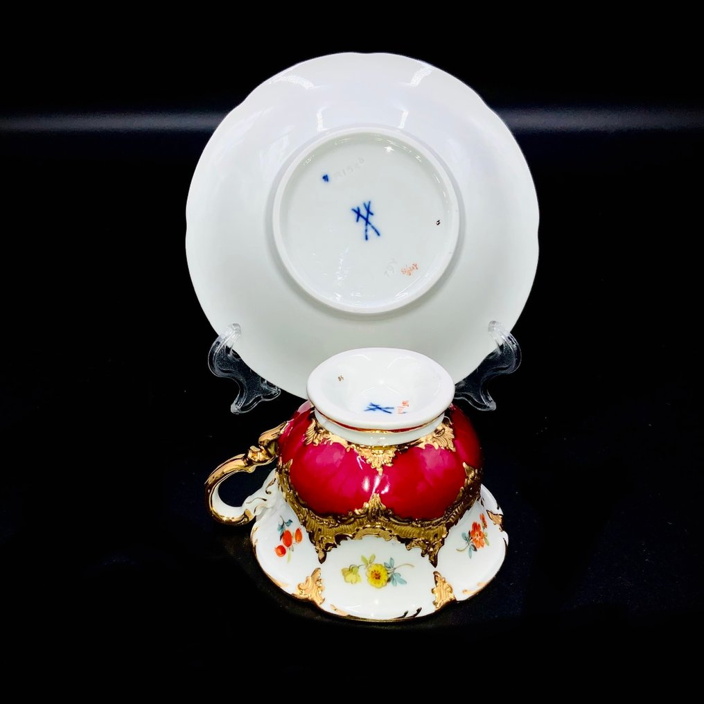 E.A.Leuteritz - Meissen - Coffee Cup and Saucer - "B-form" - Red Burgundy - ca 1950 - Kávéscsésze - Kézzel festett porcelán #4.3