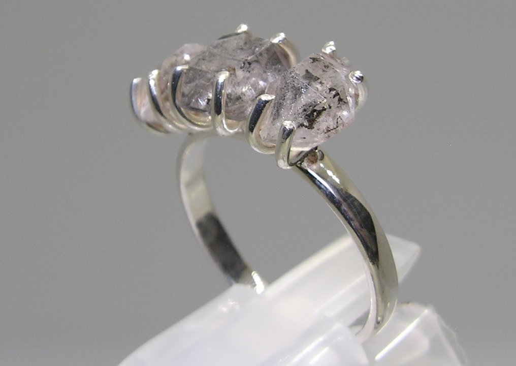 Herkimer Diamond  Ring - Height: 25 mm - Width: 20 mm- 3.02 g - (1) #1.0