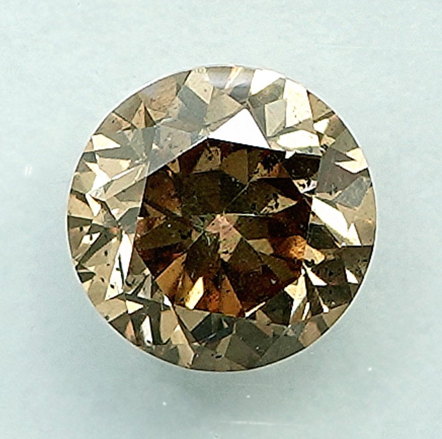 没有保留价 - 1 pcs 钻石  (天然色彩的)  - 0.69 ct - 圆形 - Fancy 稍帶棕色的 黄色 - I2 内含二级 - 国际宝石研究院（IGI） - 香槟色 #2.1