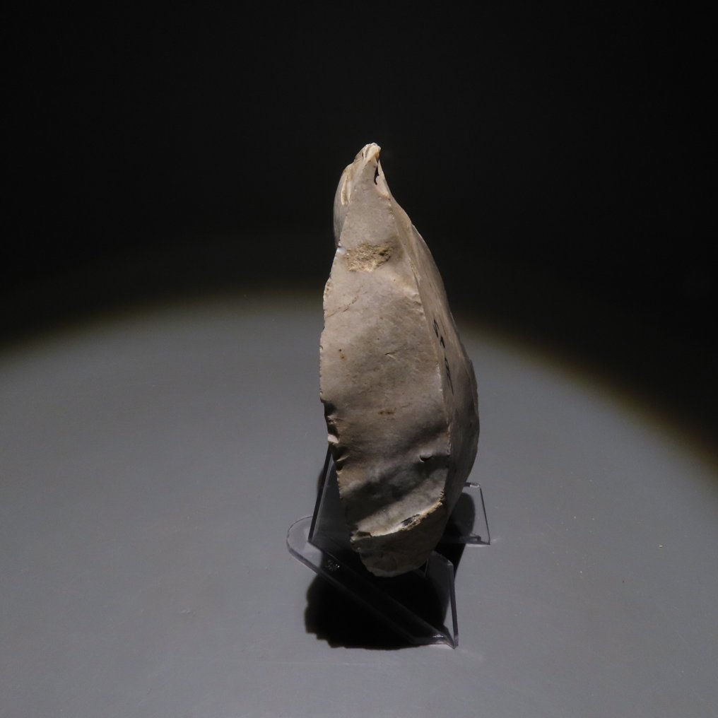 Νεολιθική Πυρόλιθος Εργαλείο. Spiennes, 4500-3500 π.Χ. Ύψος 9,5 εκ. Άδεια Εισαγωγής Ισπανίας. (χωρίς τιμή ασφαλείας) #2.1