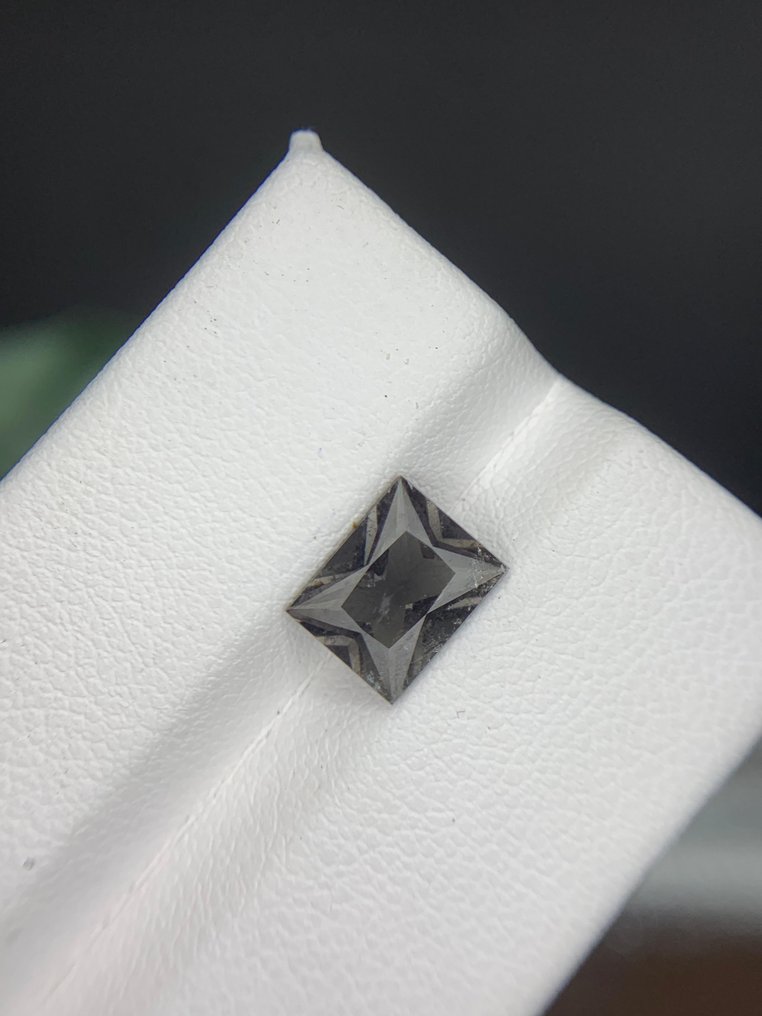 χωρίς τιμή ασφαλείας Γκρι Τουρμαλίνης  - 1.81 ct - Διεθνής Ένωση Έγχρωμων Πολύτιμων Λίθων (ICA GemLab) - 1.81ct γκρίζα Τουρμαλίνη #1.0