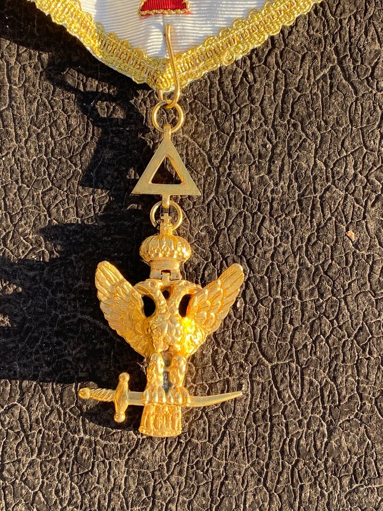 義大利 - 軍裝 - 马松尼抽奖 - 马松尼礼袍和项圈，R L Monviso 勋章，鹰和编号胸章 #3.2