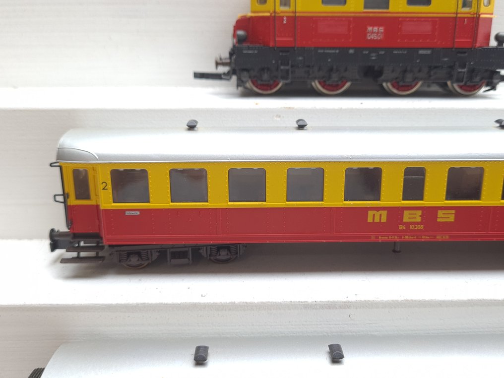 Roco H0 - 43531/44200C - Togsæt (3) - E-loc 1045.01 med 2 vogne - MBS #3.2