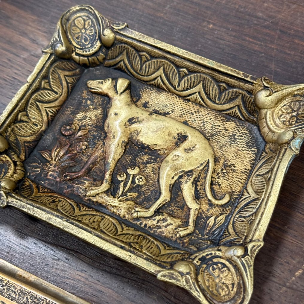 Bez ceny minimalnej
- Pudełko na papierosy (2) - Brązowy, Posrebrzany #1.0