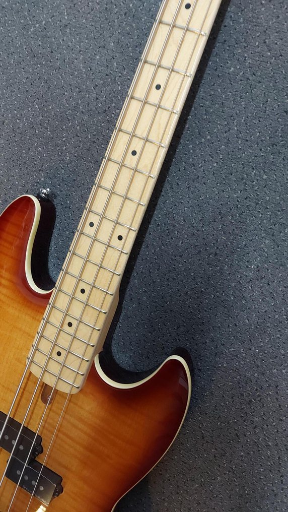 Sire Marcus Miller - U5+ Series shortscale, A4 Tobacco Sunburst -  - 电低音吉他 #1.0