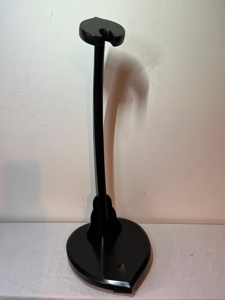 站架 - 热带硬木 - 剑架，用于放置1把武士刀或大型剑，重型手工黑色Katanakake - 日本  (沒有保留價) #4.3