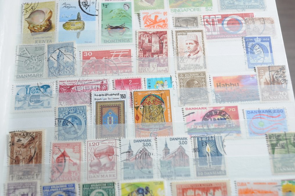 世界  - 整理批次，包含多个国家，在一堆库存簿中（247 张照片）。 #2.1