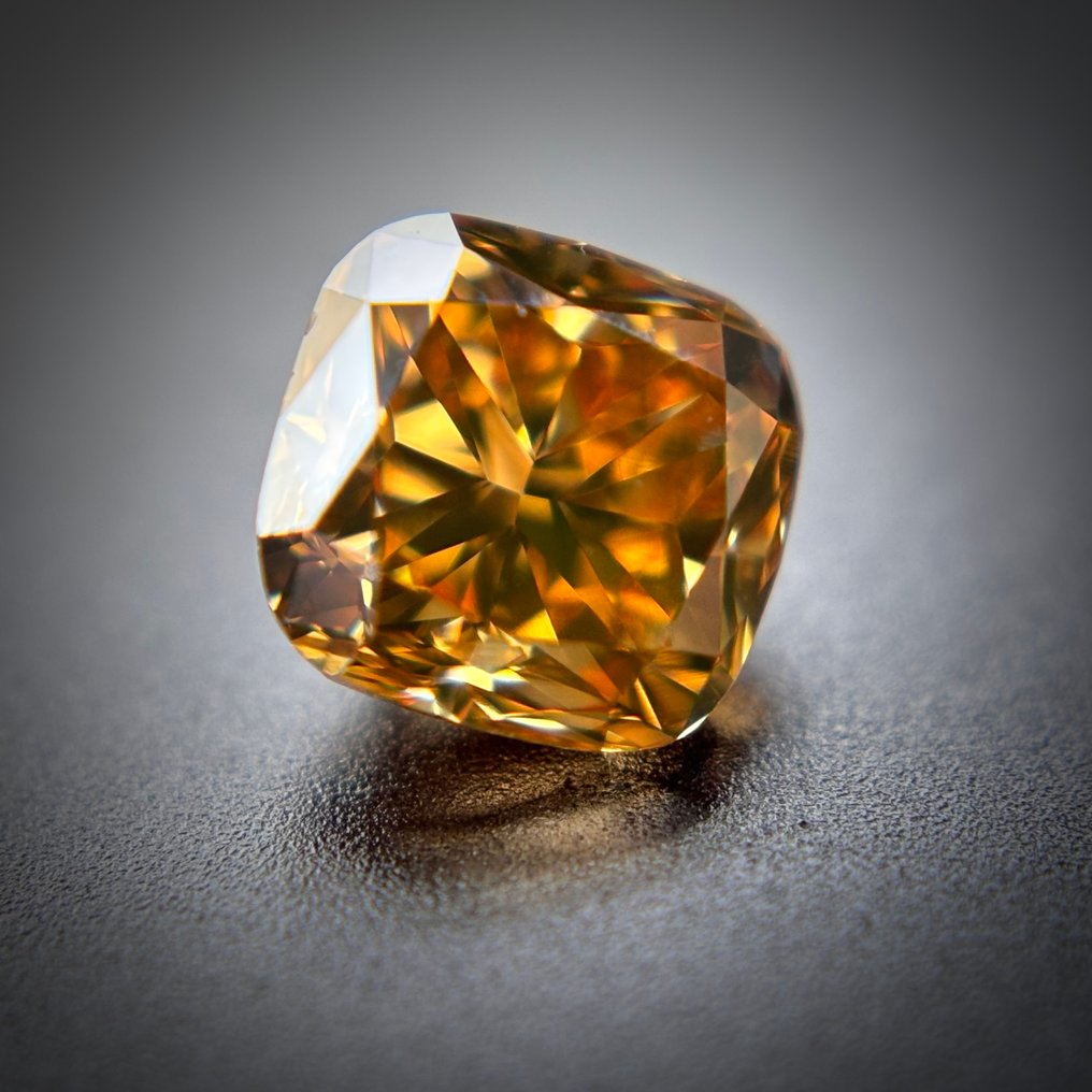 1 pcs Diamond  (Natural coloured)  - 0.52 ct - Cushion - Fancy intense Yellowish, Brownish Orange - VS1 - Antwerp Laboratory for Gemstone Testing (ALGT) #1.0
