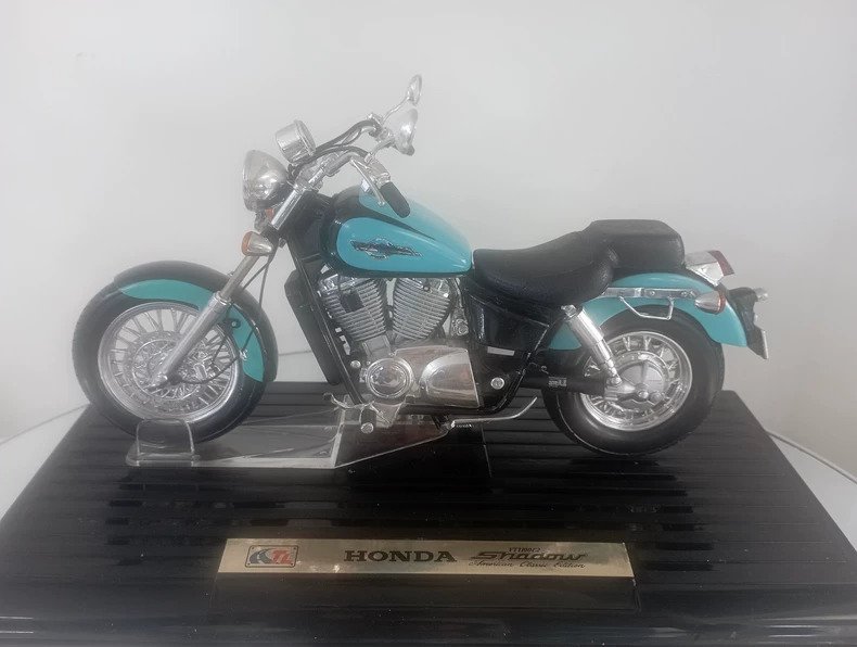 1:10 - Machetă Motocicletă - Honda Shadow #3.2