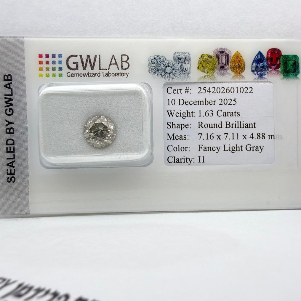 Utan reservationspris - 1 pcs Diamant (Naturligt färgad) - 1.63 ct - Rund - Fancy light Grå - I1 - Gemewizard Gemological Laboratory (GWLab) #4.3