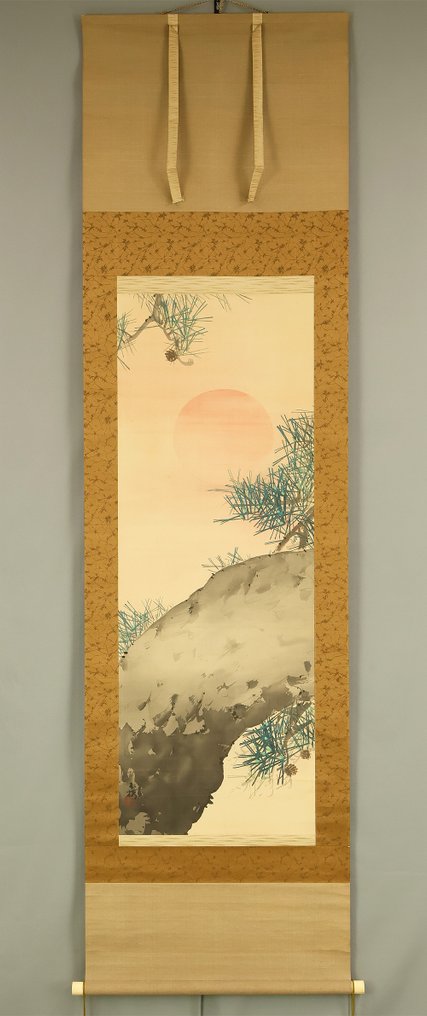 Rising Sun and Pine Tree with Box - with signature and seal 'Gyokkyo' 玉橋 - Japani  (Ei pohjahintaa) #1.0