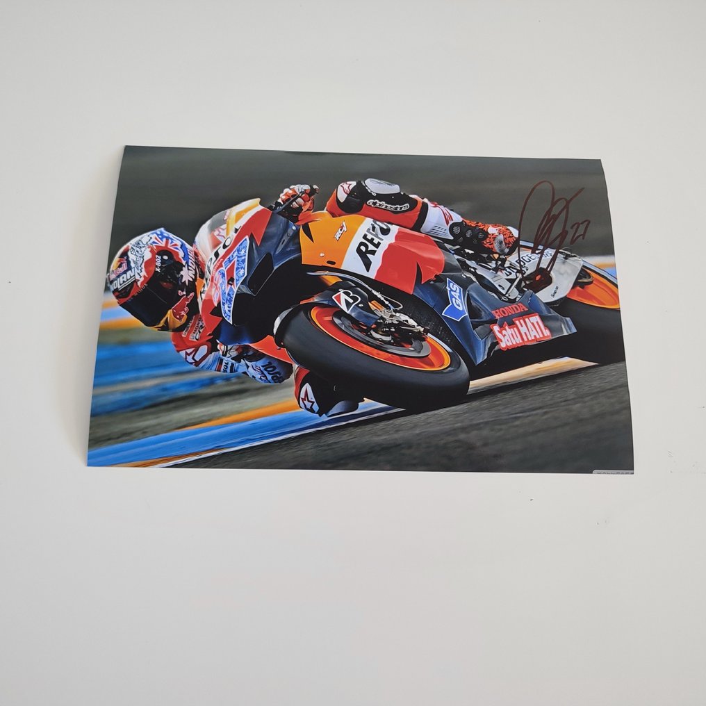 Repsol Honda Team - MotoGP - Casey Stoner - 2011 - Φωτογραφία  #2.1