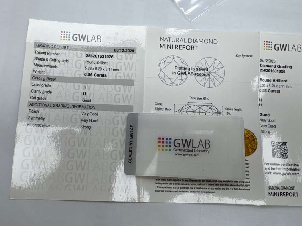 沒有保留價 - 1 pcs 鑽石  (天然)  - 0.56 ct - 圓形 - H(次於白色的有色鑽石) - I1 - Gemewizard Gemological Laboratory (GWLab) #3.2