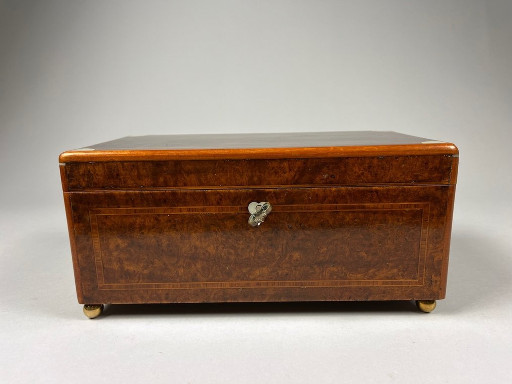 Ékszeresdoboz - Burr dió, Tulipánfa #3.2