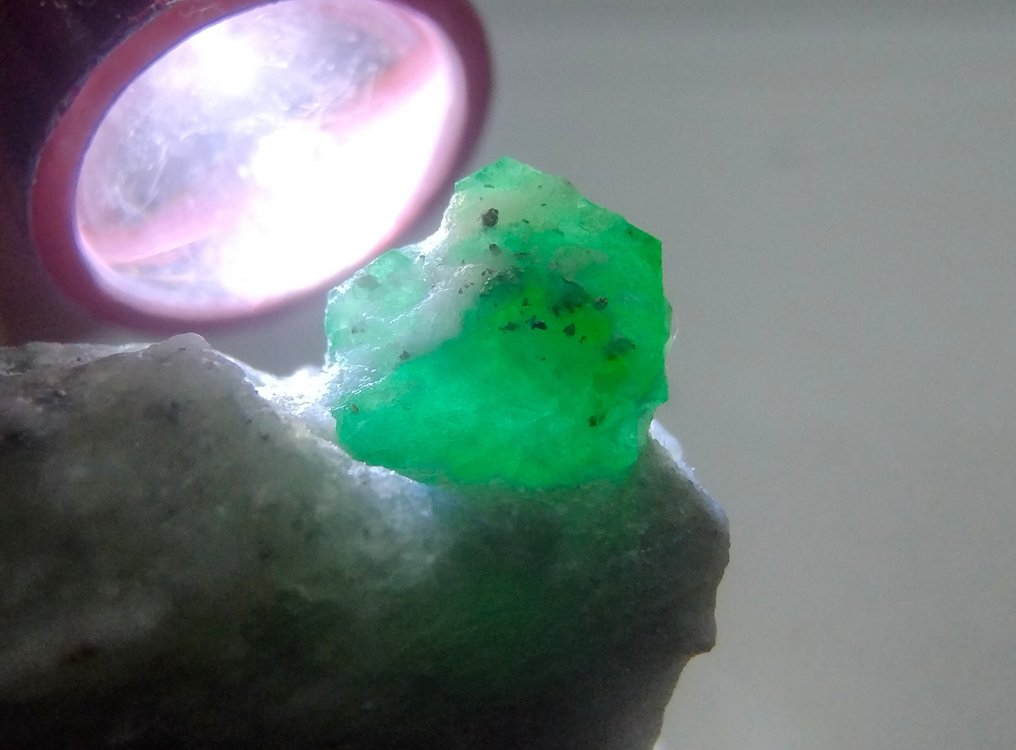 Kaunis käsittelemätön luonnonsmaragdi in Matrix- 9 g #2.1