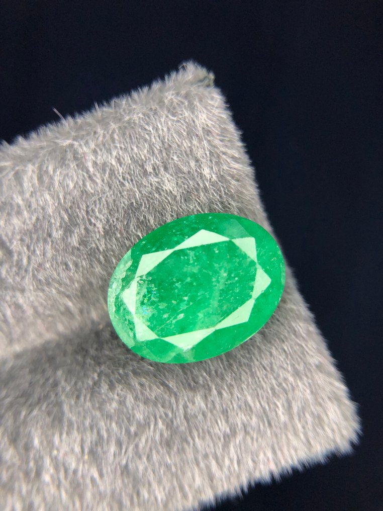 χωρίς τιμή ασφαλείας - 1 pcs Πράσινο Σμαράγδι - 7.64 ct - Διεθνής Ένωση Έγχρωμων Πολύτιμων Λίθων (ICA GemLab) - Πλούσιο πράσινο σμαράγδι #62 #1.0