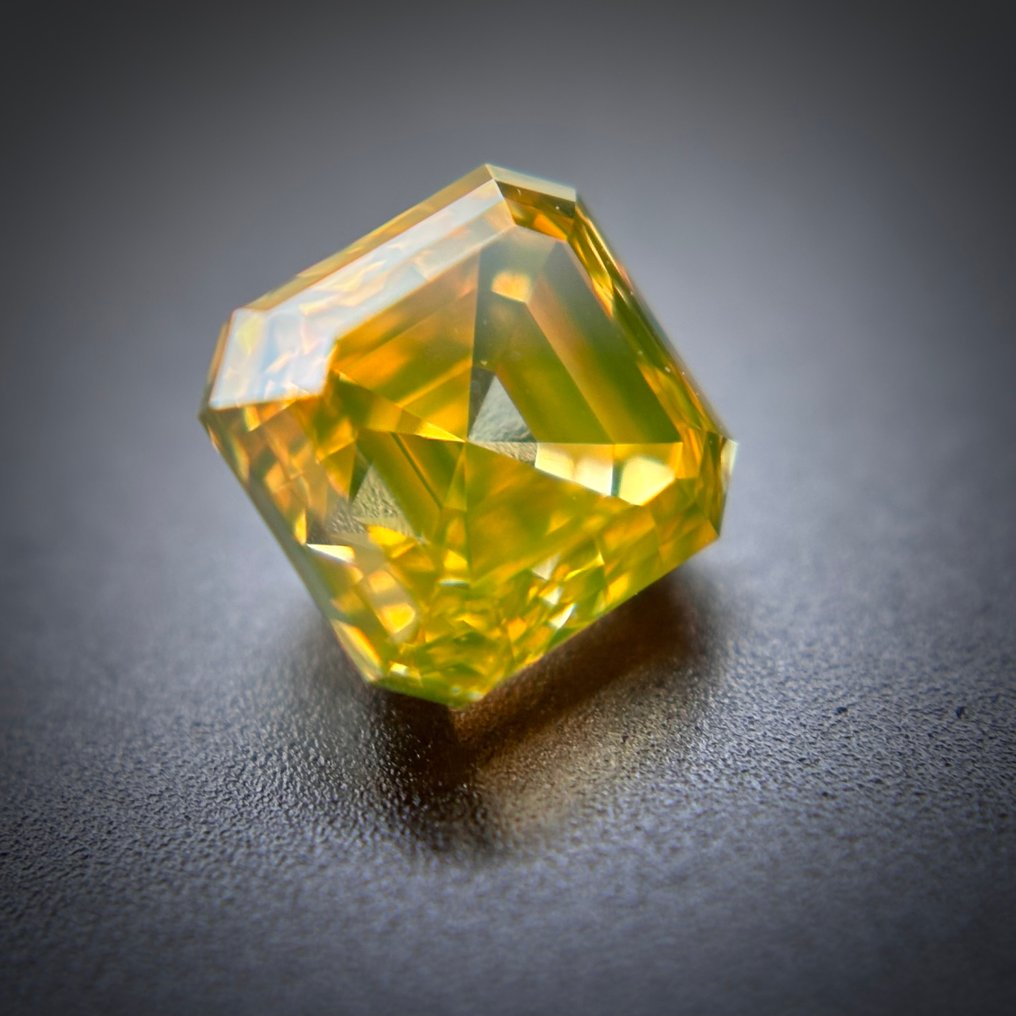 1 pcs Διαμάντι (Φυσικού χρώματος) - 0.50 ct - Τετράγωνο - Fancy vivid Καφετί, Πρασινωπό, Απαλό πορτοκαλί Κίτρινο - VS2 - Antwerp Laboratory for Gemstone Testing (ALGT) #1.0