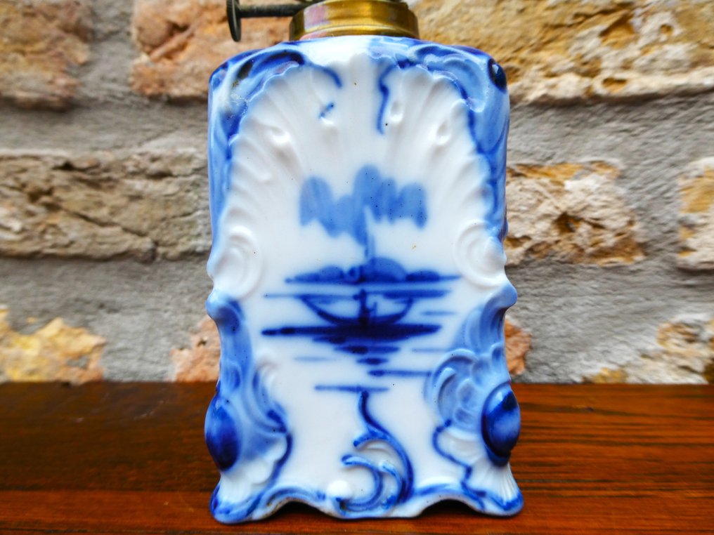 Olielamp - Delftsblauw olielampje met handvat beschilderd met bootjes zeilbootjes - Messing, Glas, Porselein - Lamp Olielamp #2.1