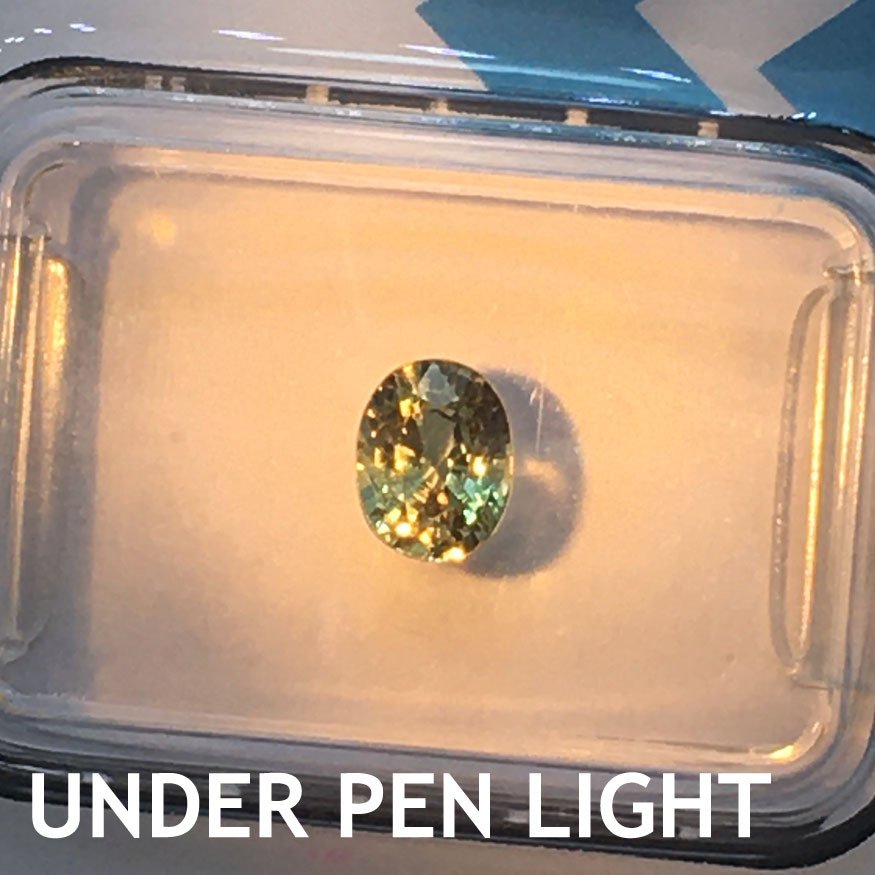 No reserve price - 1 pcs  Green Alexandrite  - 0.90 ct - International Gemological Institute (IGI) - COLOR CHANGE ALEXANDRITE #1.0