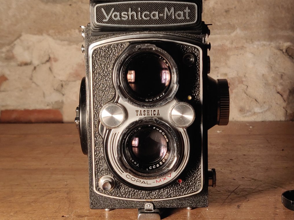Yashica -Mat 6x6 with Yashinon 3,5/80mm + lensdop - Copal-MXV | Twin lens reflex camera (TLR) #1.0