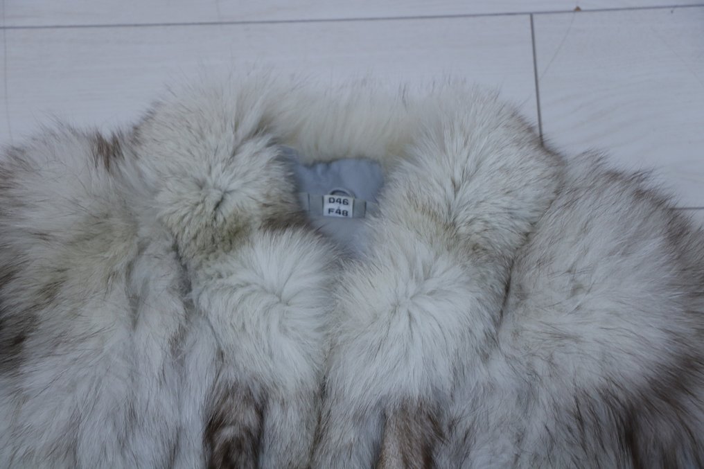 Saga Furs - 皮毛大衣 #1.0