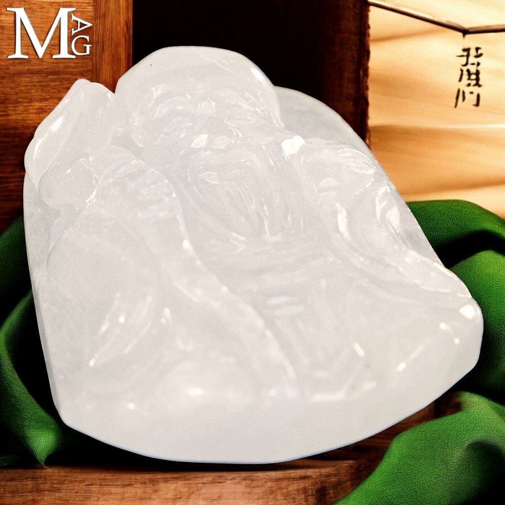 Symbol of longevity - talisman of vitality and blessings Nephrite Jade Longevity Talisman – Shou, the Guardian of Life - Height: 51 mm - Width: 40 mm- 54 g #2.1