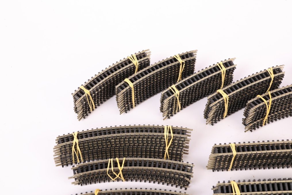 Roco, Minitrix N - 2401/2421/2402/2404/Etc. - Modeltog skinner (290) - Mere end 290-delt pakket N-spor skinner. #1.0