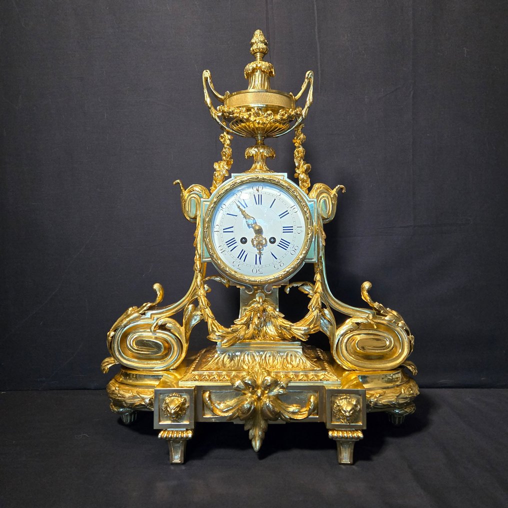 Table clock - - Gilt bronze - ca. 1880 - Polished to top condition #1.0