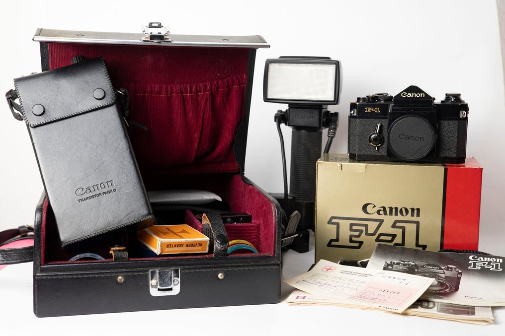 Canon F-1 + tre Obbiettivi e Accessori | Analogue camera #1.0