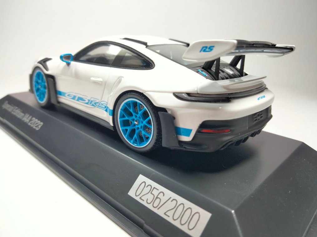 Spark 1:43 - Sportwagenmodell - Porsche 911 (992) GT3 RS -Special Edition IAA (2023) - Limitierte Edition: Nr. 256 von 2.000 Stück. #1.0