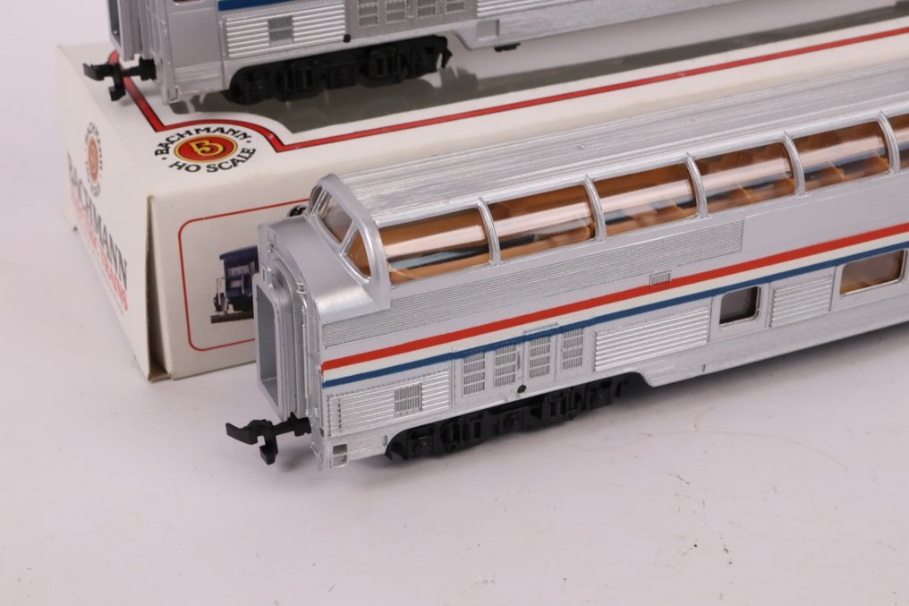 Bachmann H0 - 71705 - Model train passenger carriage (2) - Two Full Dome passenger carriages. - Amtrak #2.1