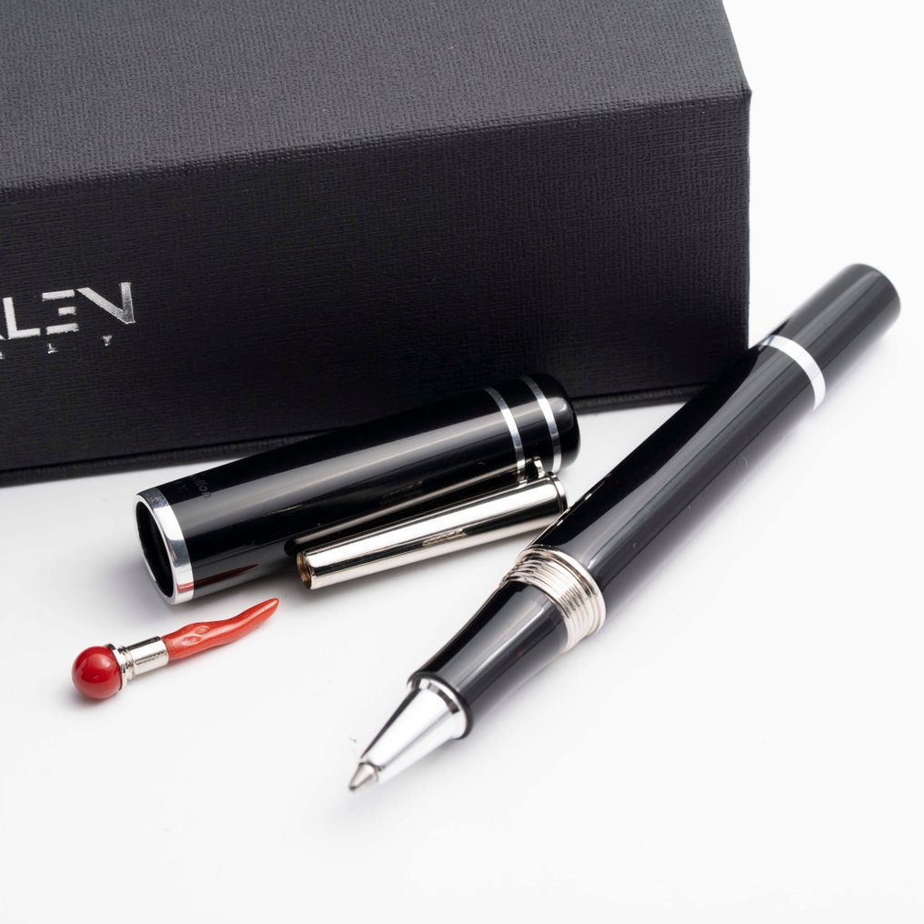 Marlen - Vanità - Edizione Speciale con cornetto portafortuna, nascosto nella clip | Nera - 滾珠筆 #1.0