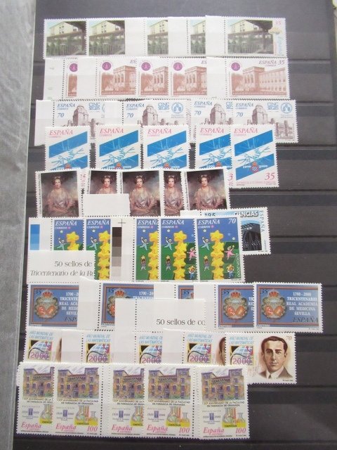 Espanja - 842 € arvo, postimerkkikokoelma ja lohkot #1.0