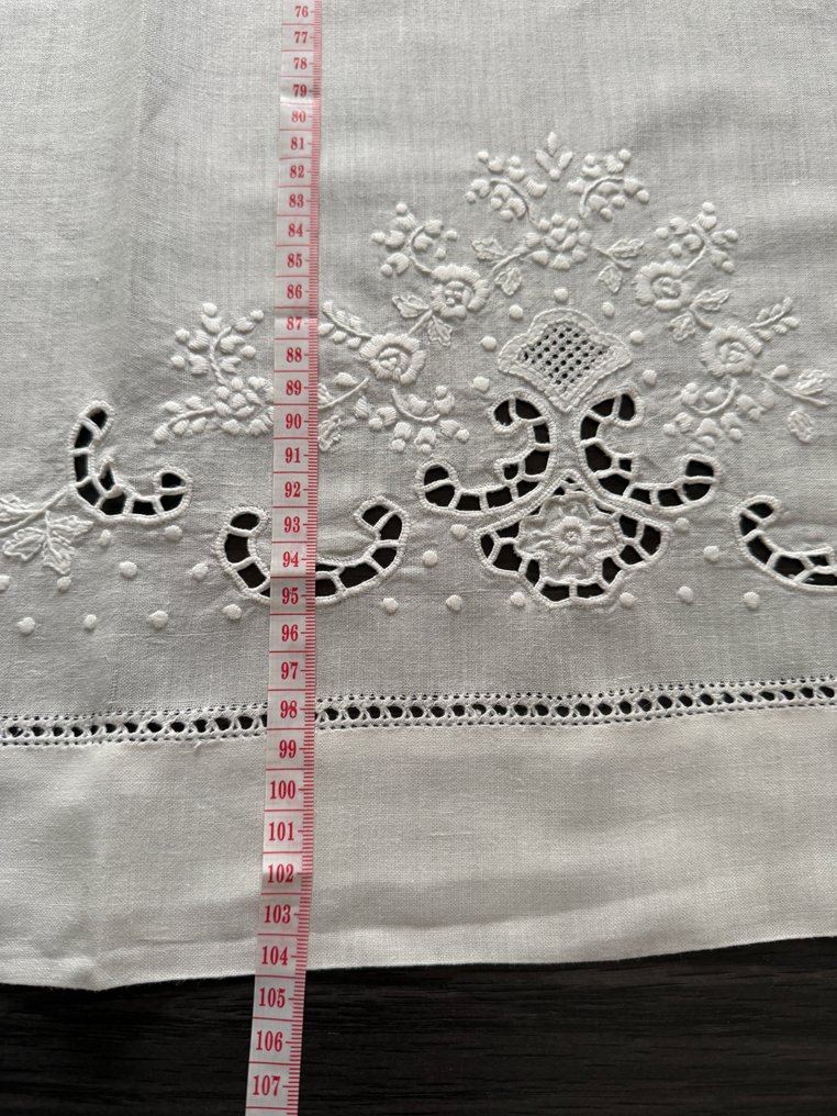 Pyyhe (2)  - 111 cm - 70 cm - Käsinommeltu - kaiverrus #4.3