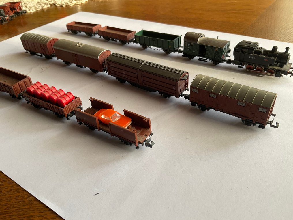 Minitrix N - 47160 - Stoomlocomotief (12) - Locomotief met opschrift 47160, zichtbaar gebruiksslijtage, rode wielvelgen, aandrijving aanwezig - DB #1.0