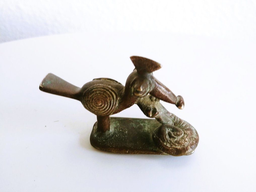 Akan-kultaan liittyvä eläinmuotoinen punnus  - Ghana - 1960-1970  #1.0