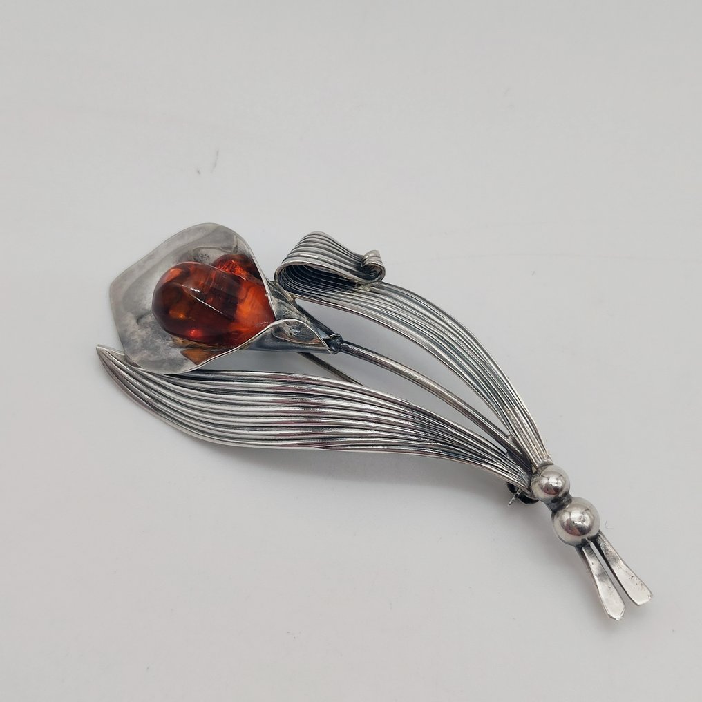 Ingen mindstepris - Niels Erik From - Broche Sølv Rav #3.2