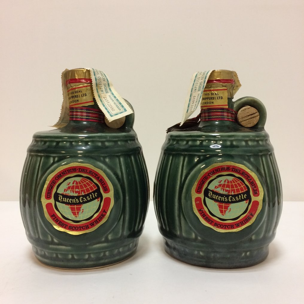 Queen's Castle A Barrel O' Scotch - b. 1970s - 75cl - 2 bottles #3.2