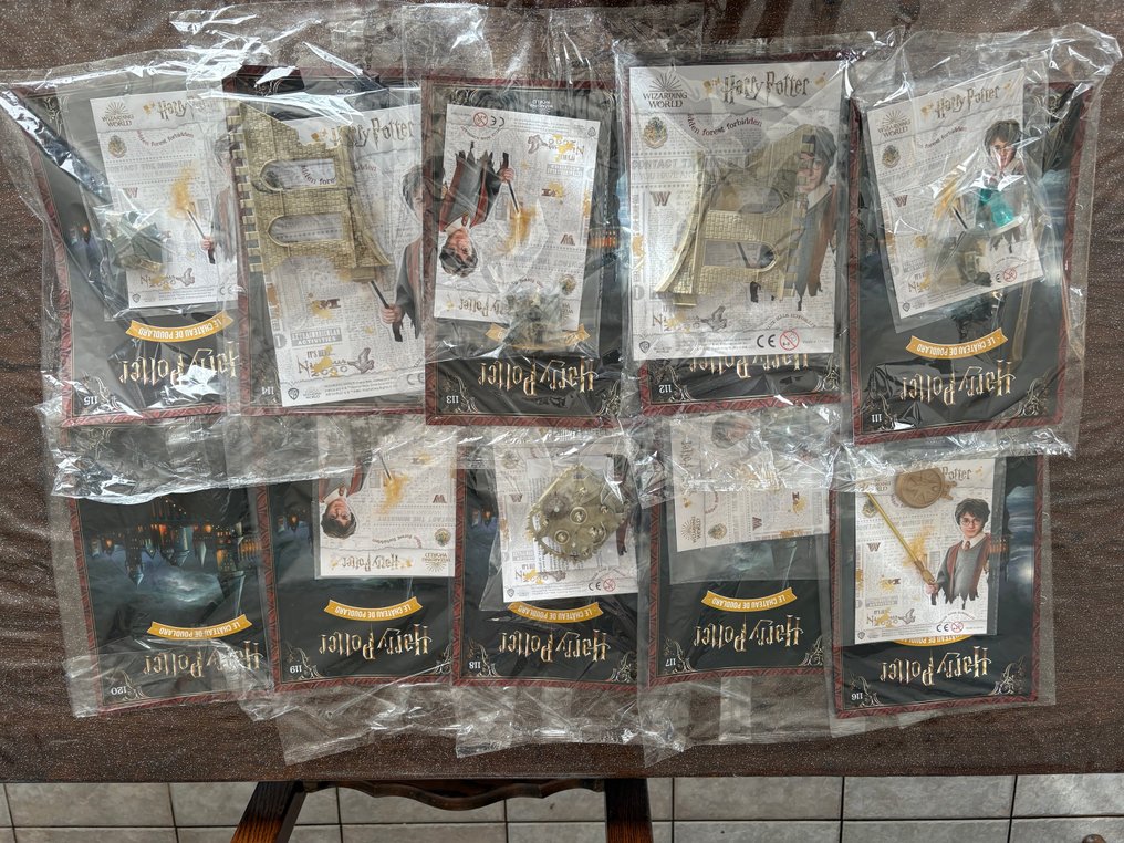 Harry Potter, Build Hogwarts Castle Collection - Complete Set of 120 in sealed packages - by Hachette #2.1