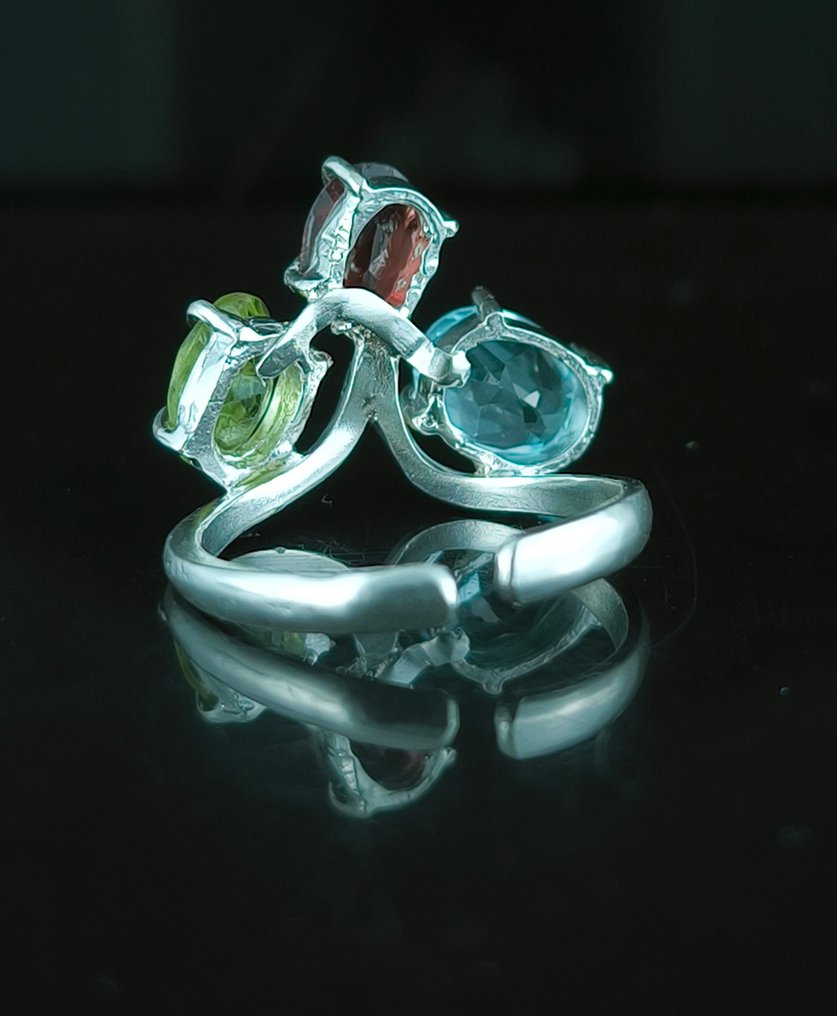 橄榄石 - 银 - 护身符戒指 - 绿宝石 #3.2