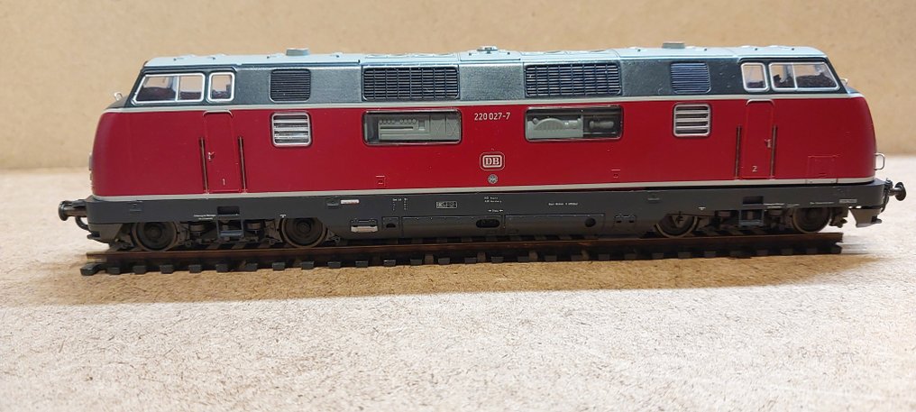 Roco H0 - 43523 - Diesel locomotive (1) - BR 220 - DB #1.0
