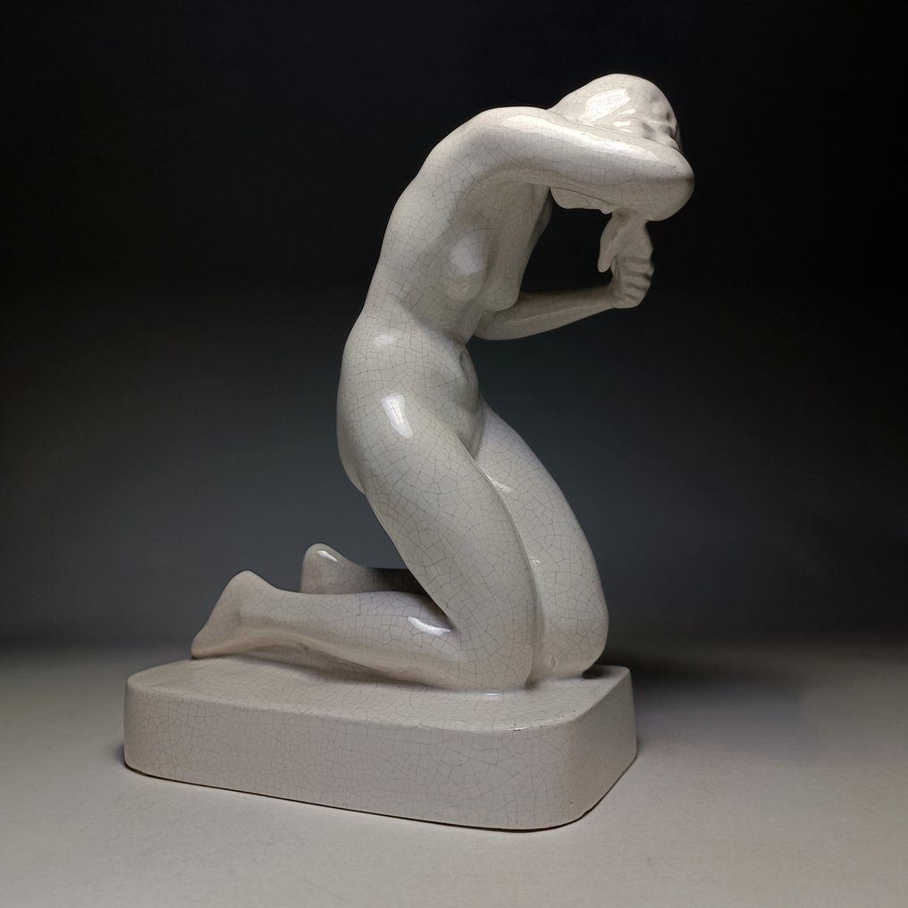 Ida Nesnera (1884-1945) - 雕刻, Art Deco Kneeling Nude Sculpture - 21 cm - 瓷器 #1.0