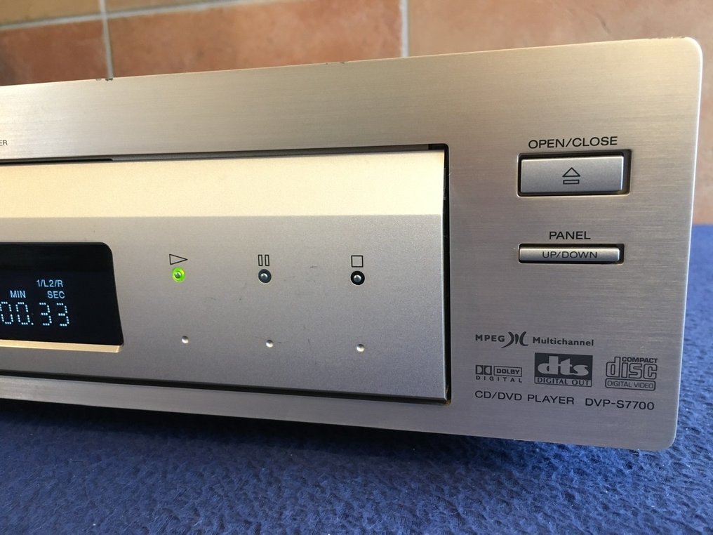 Sony - DVP-S7700 CD player #4.3