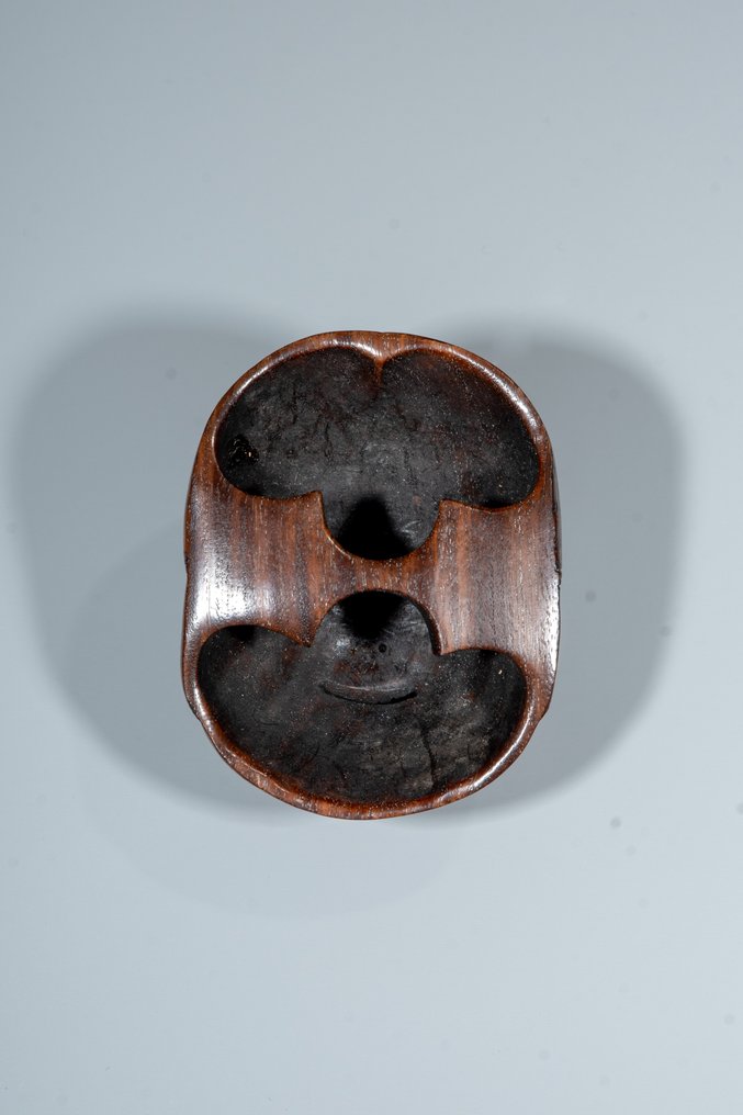 一件日本黄杨木根付，描绘了Okame的面具 - 木材, 黄杨木 - 日本 - 明治时期（20世纪早期） #4.3
