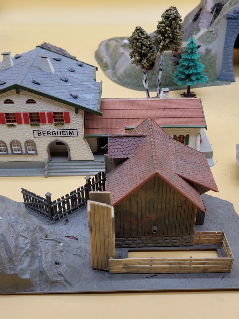 handgestaltet, Noch, Busch H0 - Τοπίο τρένου μοντελισμού (17) - Συλλογή τοπίων μοντελισμού σιδηροδρόμων – κτίρια, καλύβες, βουνό τούνελ και αξεσουάρ #1.0