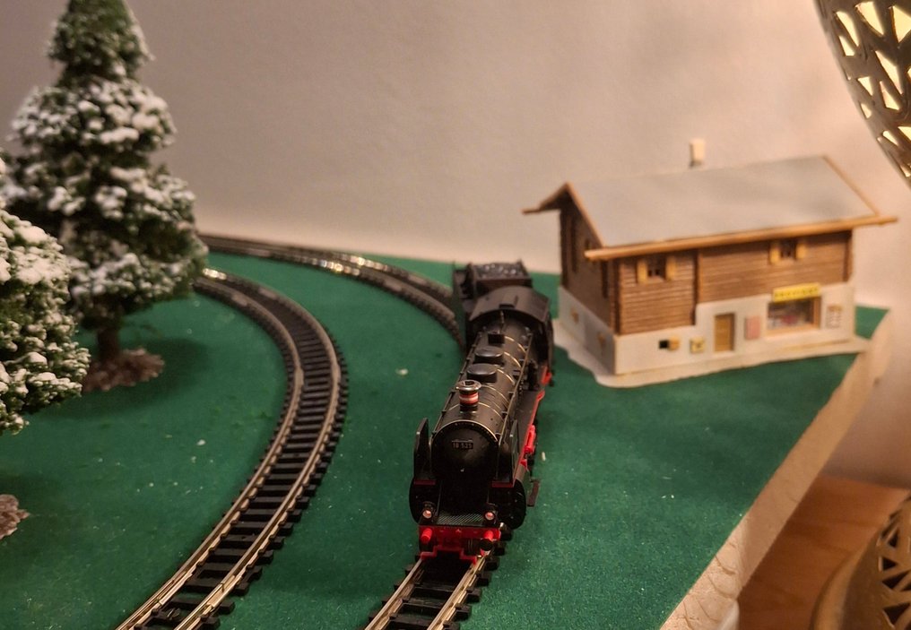 Trix N - 12312 - Ατμομηχανή με όχημα μεταφοράς (1) - BR18 - DRG #4.3